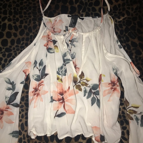Forever 21 Tops - Crop top